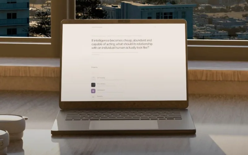 The MacBook: the photograph